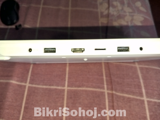 AVITA 4 GB 128 GB SSD